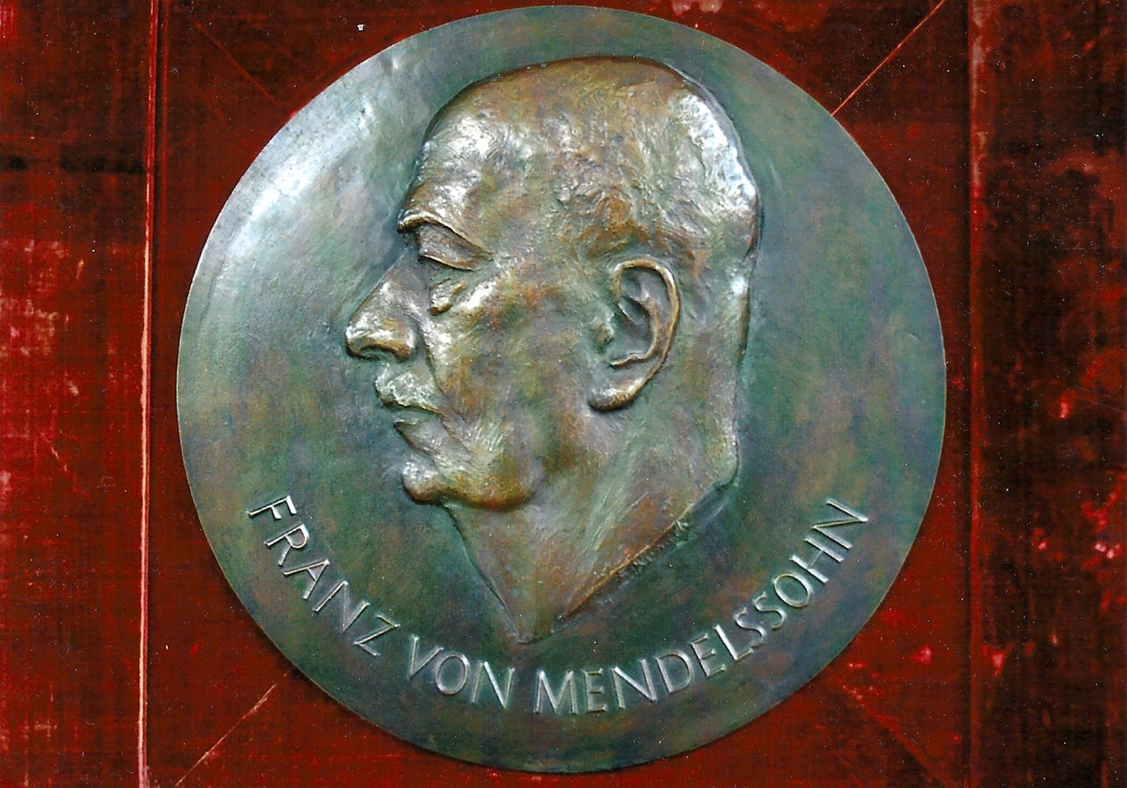 The Franz von Mendelssohn Medal issued by the Association of German Chambers of Commerce.  Fritz Klimsch, 1931. Image: Mendelssohn-Gesellschaft.